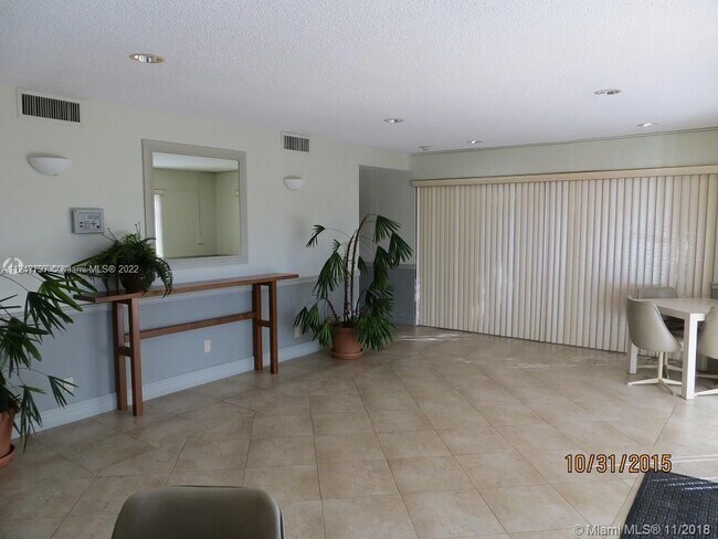 Building Photo - 7900 Camino Cir