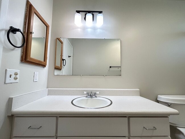 Building Photo - 2834 Ballesteros Ln