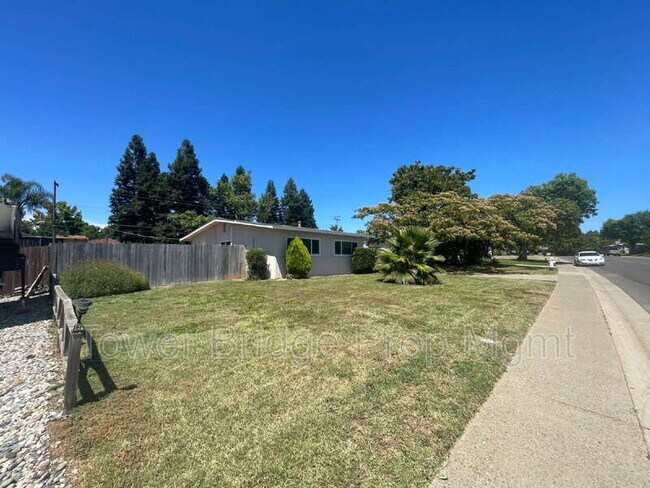 Building Photo - 8255 Oahu Dr