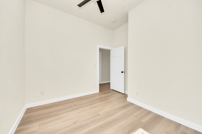 Building Photo - 8025 Peachtree St