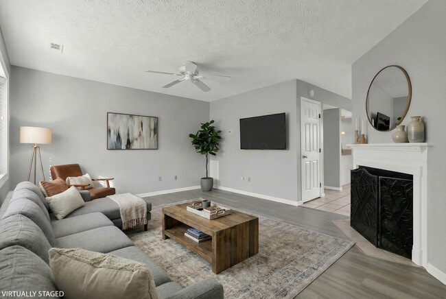 Building Photo - 1642 Park Row Dr