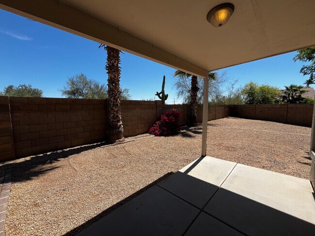 Building Photo - 8802 E University Dr