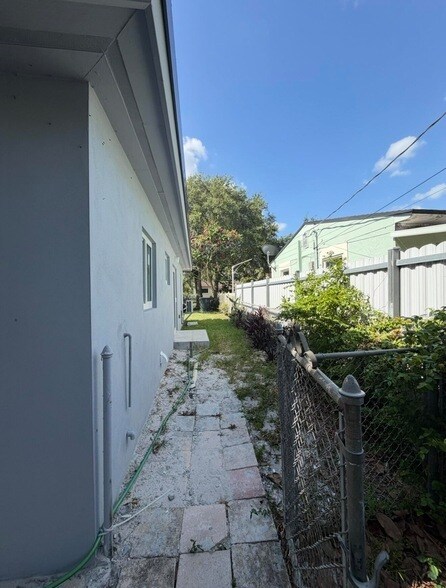 Building Photo - 1135 NW 127th St