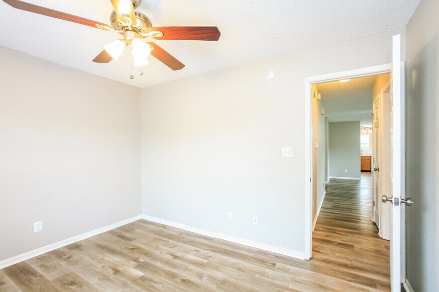 Building Photo - 6337 River Valley Way