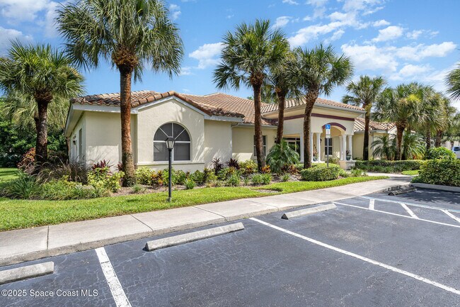 Building Photo - 8871 Lake Dr