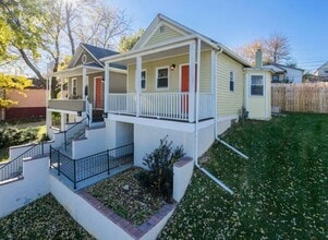 Building Photo - Charming 1 Bedroom with Fenced Yard & Parking Near Old Market!