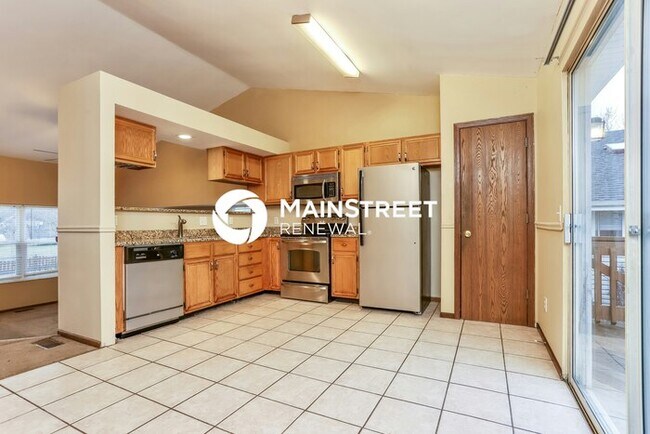 Building Photo - 3 Bedroom Pet-Friendly Home in O'Fallon, MO with Main Street Renewal