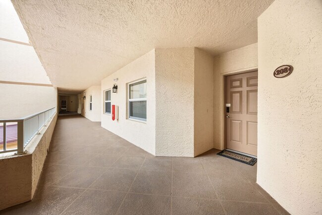 Building Photo - 817 Mystic Dr