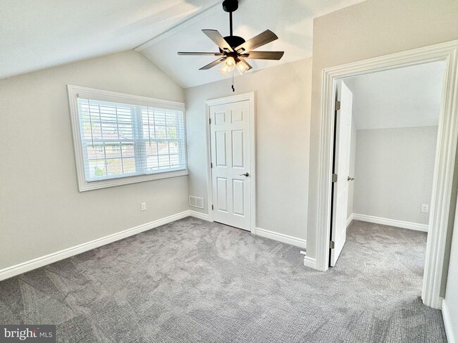 Building Photo - 1 Foxborough Ct