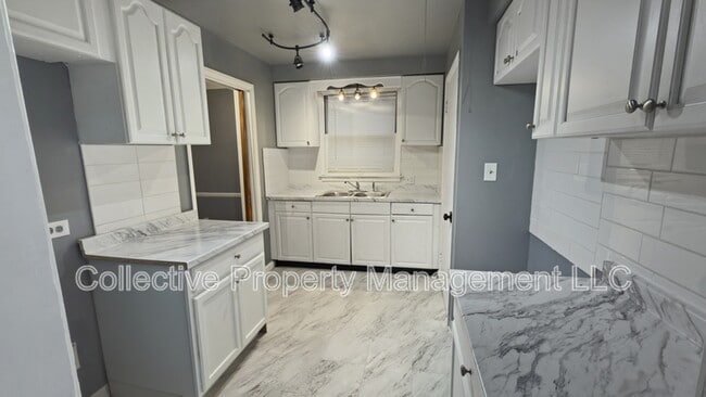 Building Photo - 3625 Chatsworth St