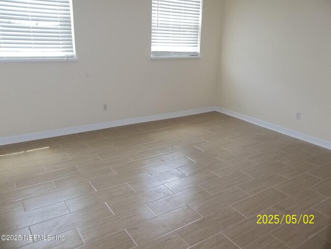Building Photo - 4915 Baymeadows Rd