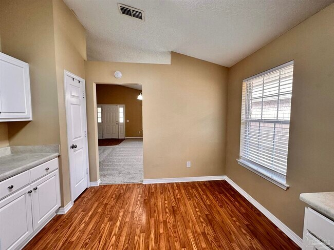 Building Photo - 4856 Genevive Ct