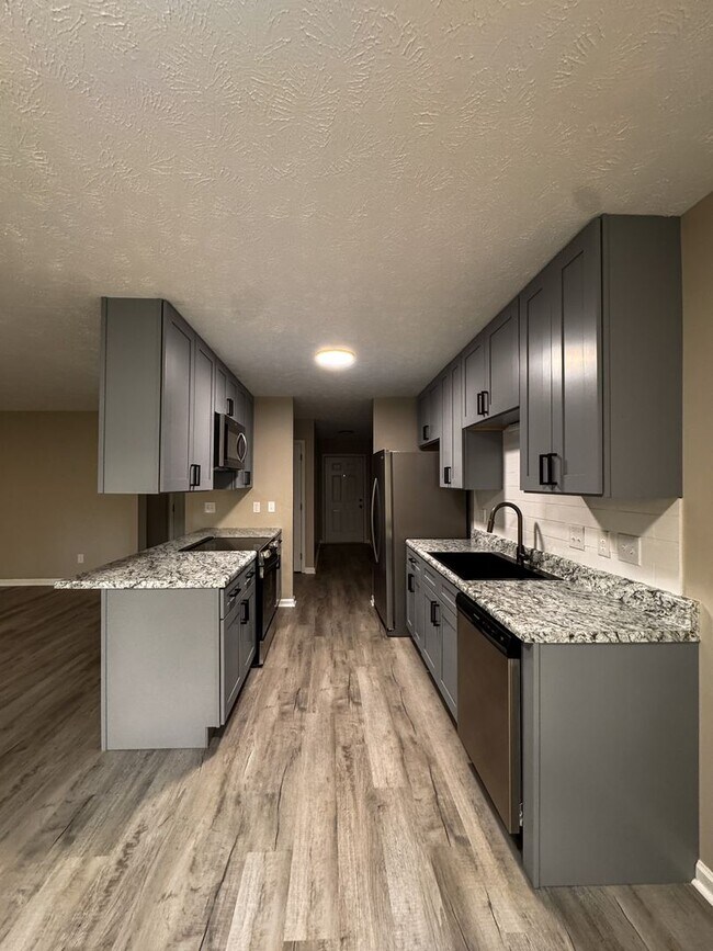Building Photo - Updated 3 Bed 2 Bath Home near Fort Bragg