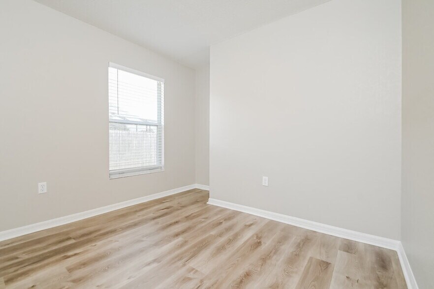 Building Photo - 3740 Imperial Dr