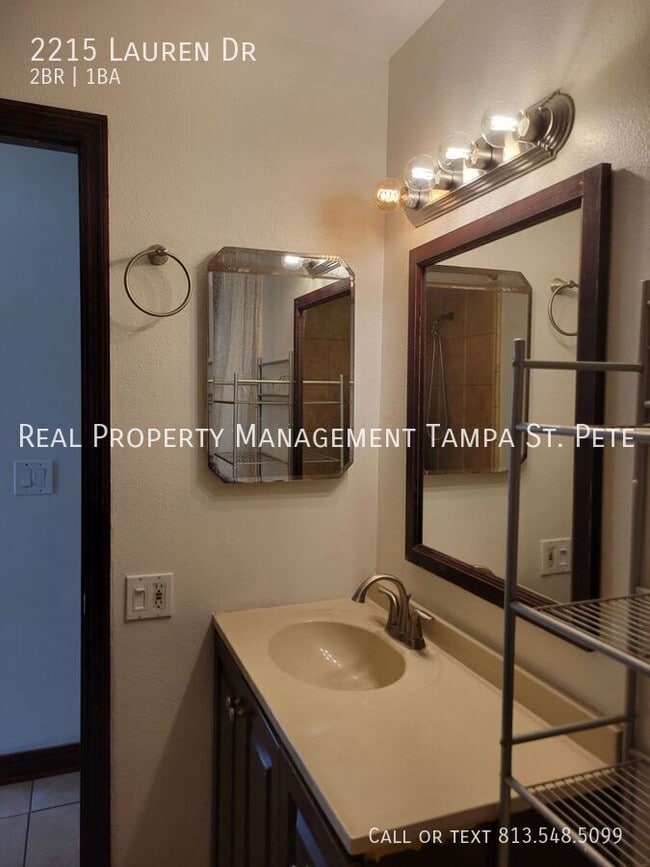 Building Photo - 2215 Lauren Dr