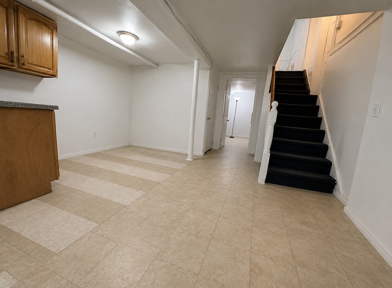 Building Photo - 10528 Van Wyck Expy