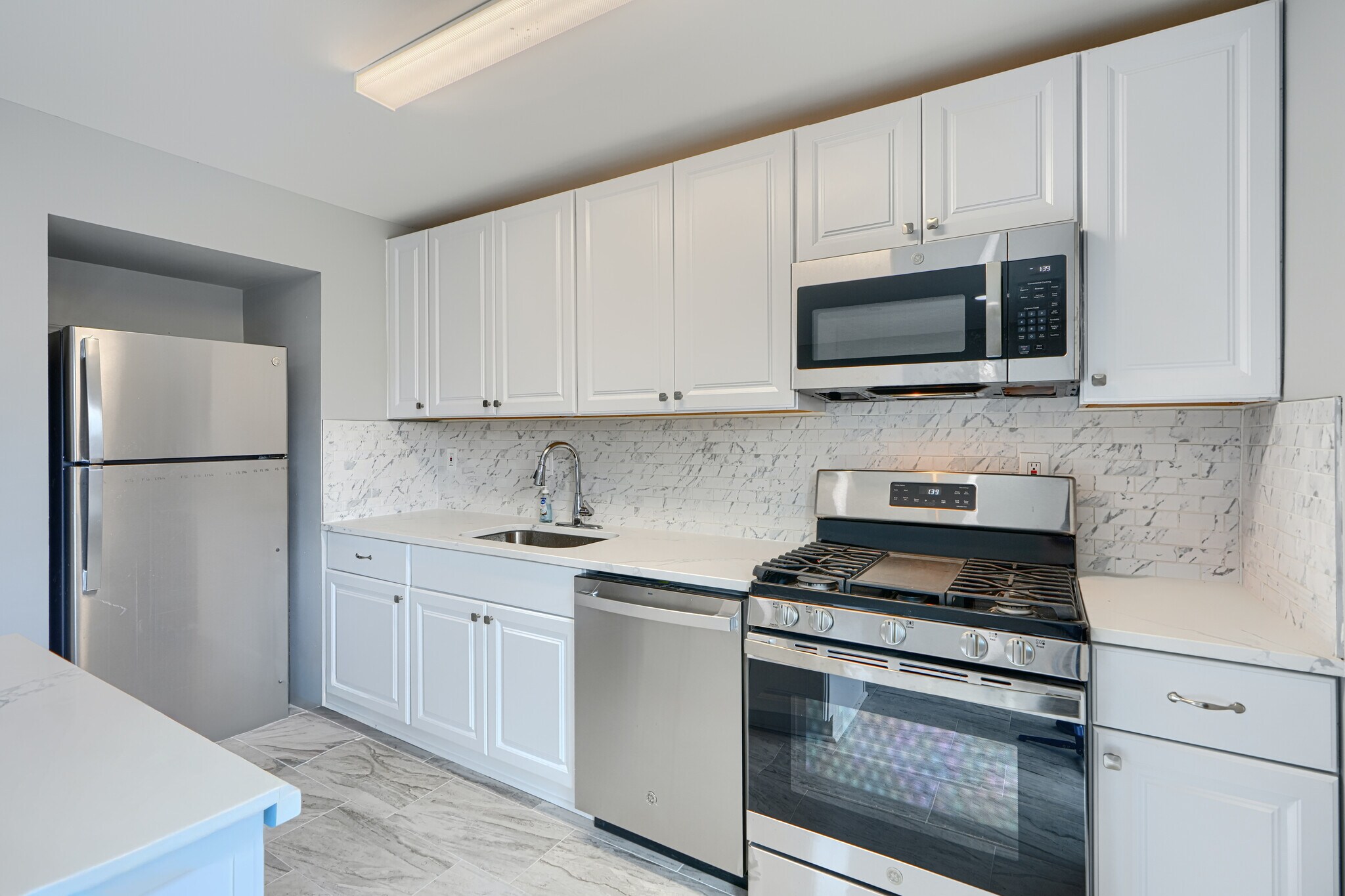 Building Photo - 631 Charraway Rd