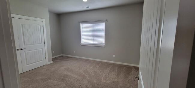 Building Photo - "Luxury Living: Stunning End Unit Townhome...