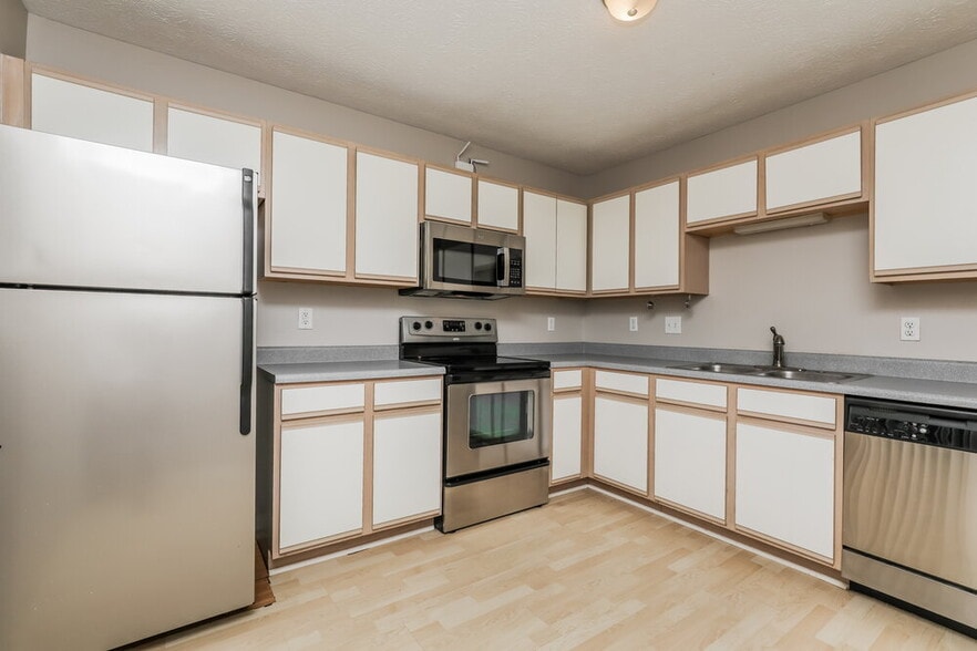 Building Photo - 5102 Emmert Dr