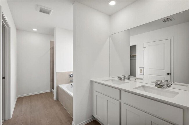 Building Photo - 221 Rodney Boat Rd