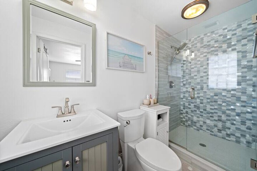 Building Photo - 102 Deleon Rd