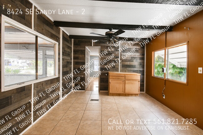 Building Photo - 8424 SE Sandy Ln