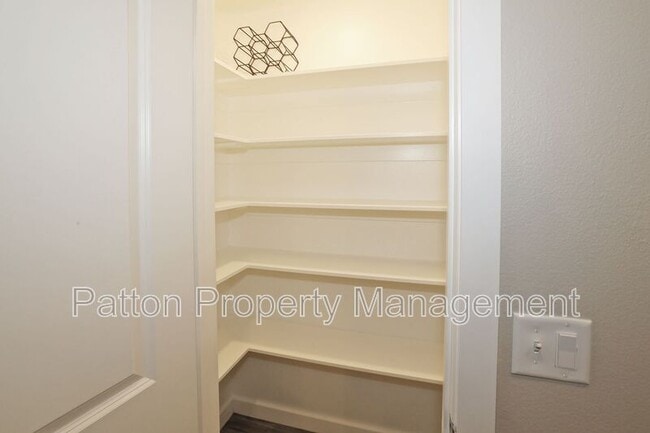 Building Photo - 7717 Bellamy Dr