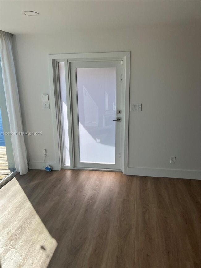 Building Photo - 6484 Miami Lakes Dr