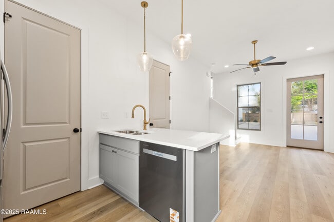 Building Photo - 202 Steiner Oaks