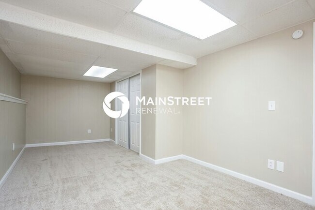 Building Photo - 3 Bedroom Pet-Friendly Home in Acworth, GA with Main Street Renewal