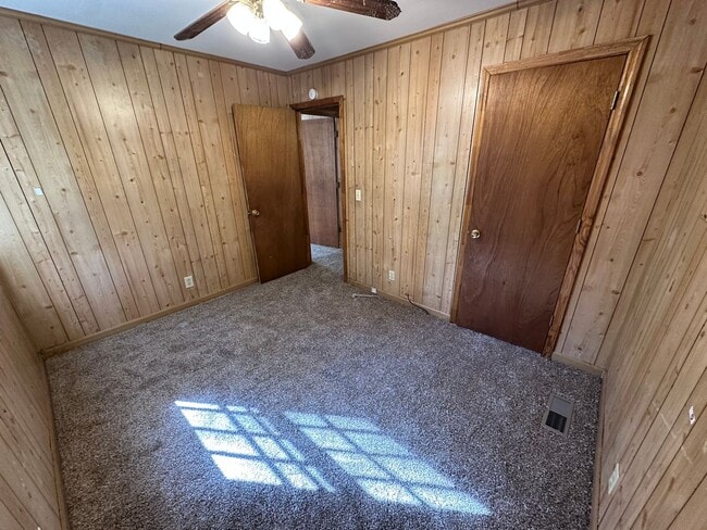 Building Photo - 3 Bedroom, 1 Bathroom- House in North Rome!