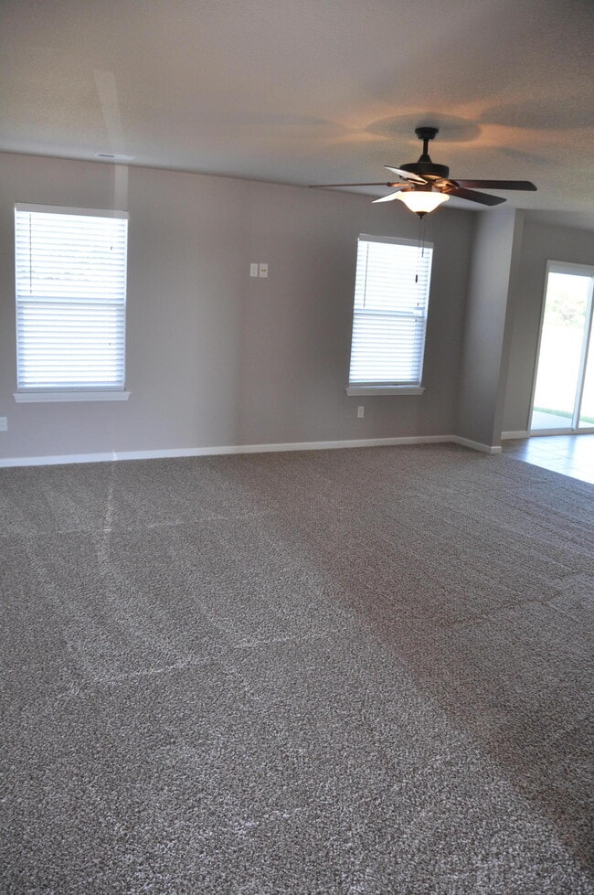 Building Photo - 5727 Abercorn Dr
