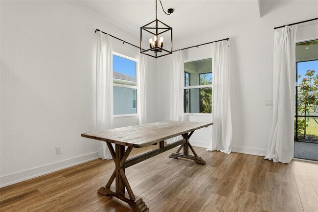 Building Photo - 7857 Redonda Lp