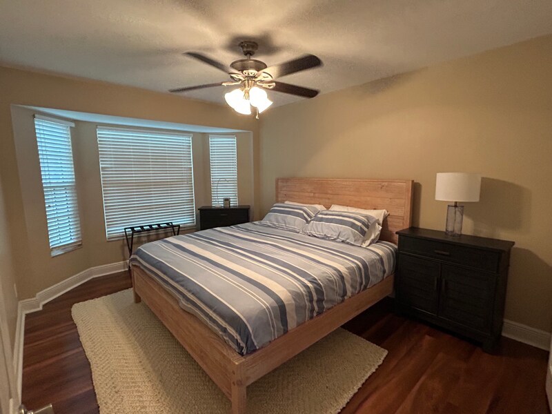 Building Photo - 5420 Chiquita Blvd S