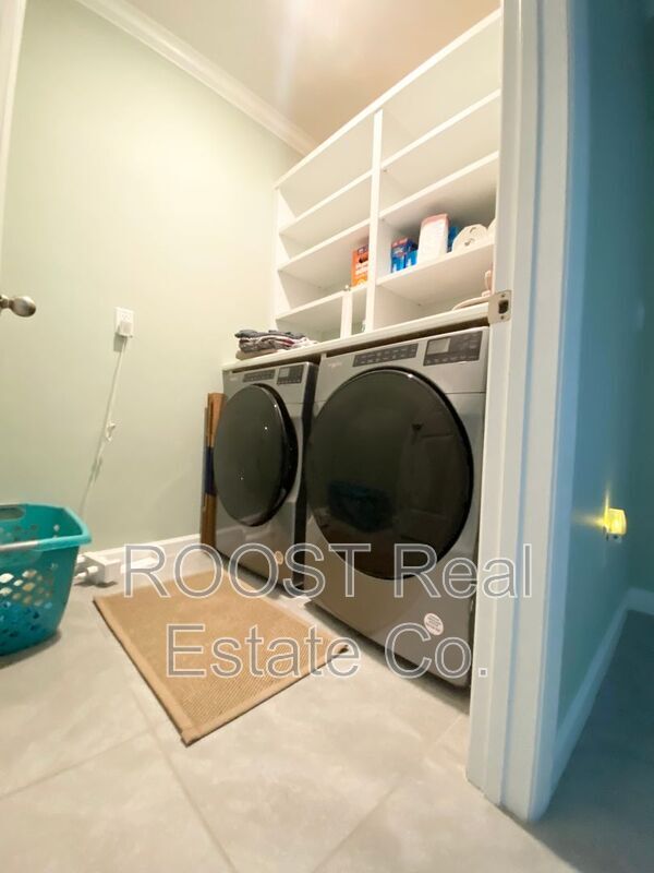 Building Photo - 7499 Tourmaline Dr