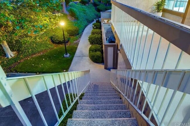 Building Photo - 1833 Camberley Ln