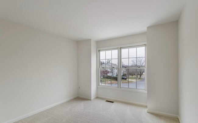 Building Photo - 4100 Ulster Rd