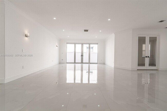 Building Photo - 15699 SW 54th Ct