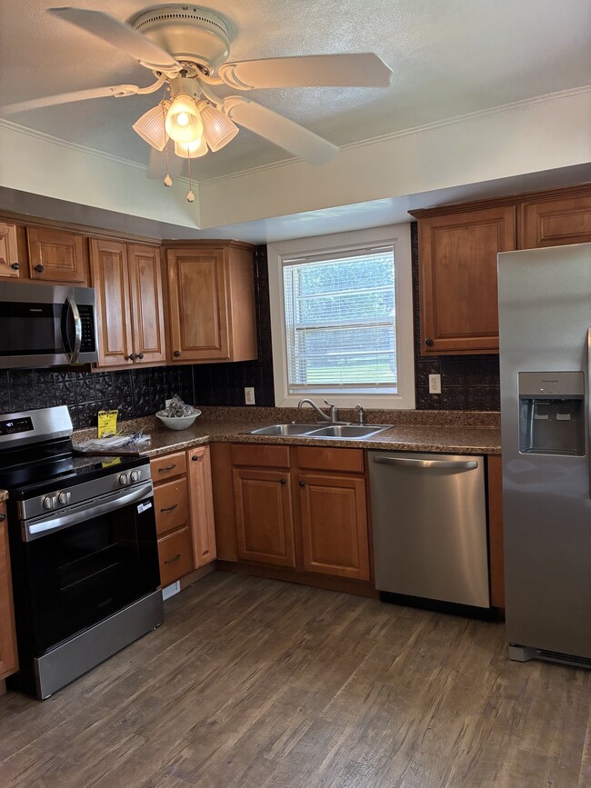 Building Photo - 1022 Virginia Ave