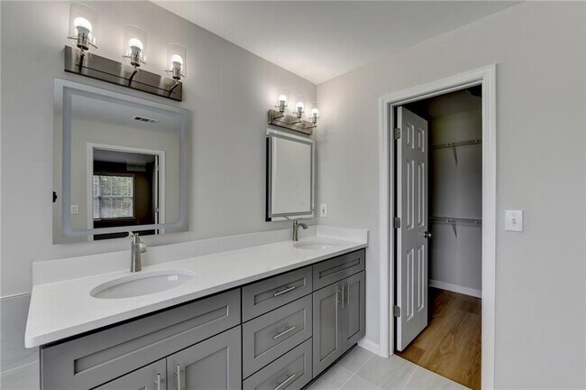 Building Photo - 340 Waddington Trail