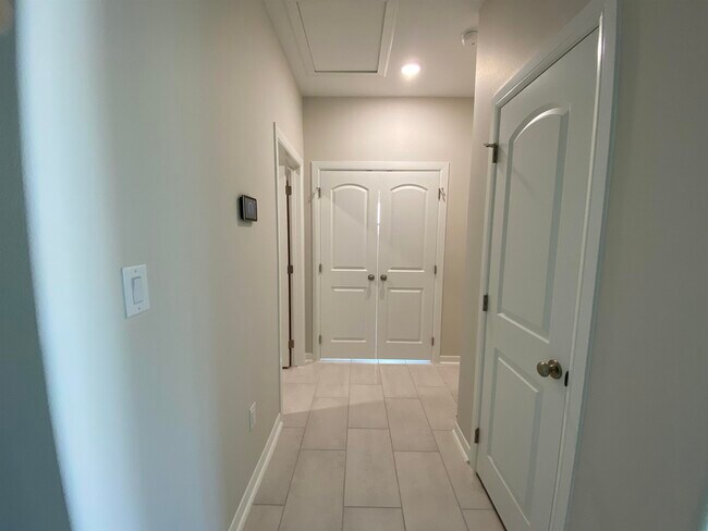 Building Photo - 1426 Key Deer Dr