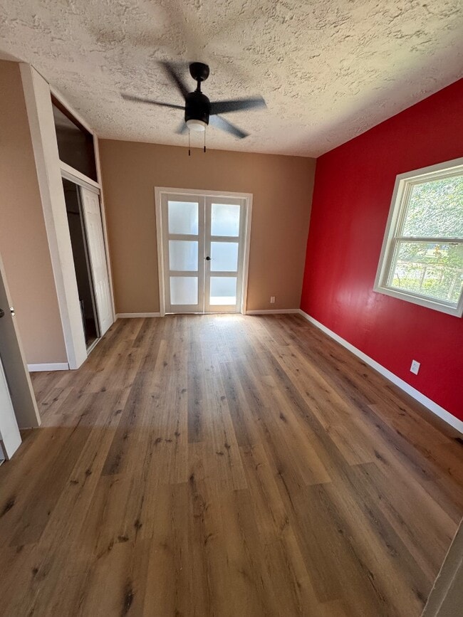 Building Photo - 807 N Logan St