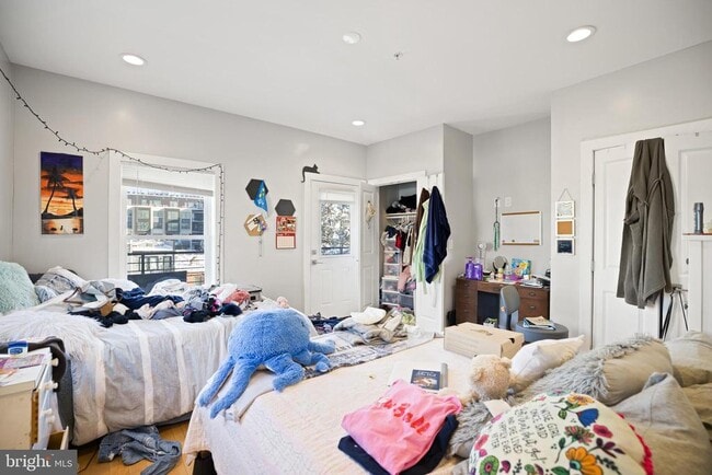 Building Photo - 3205 7th St NE