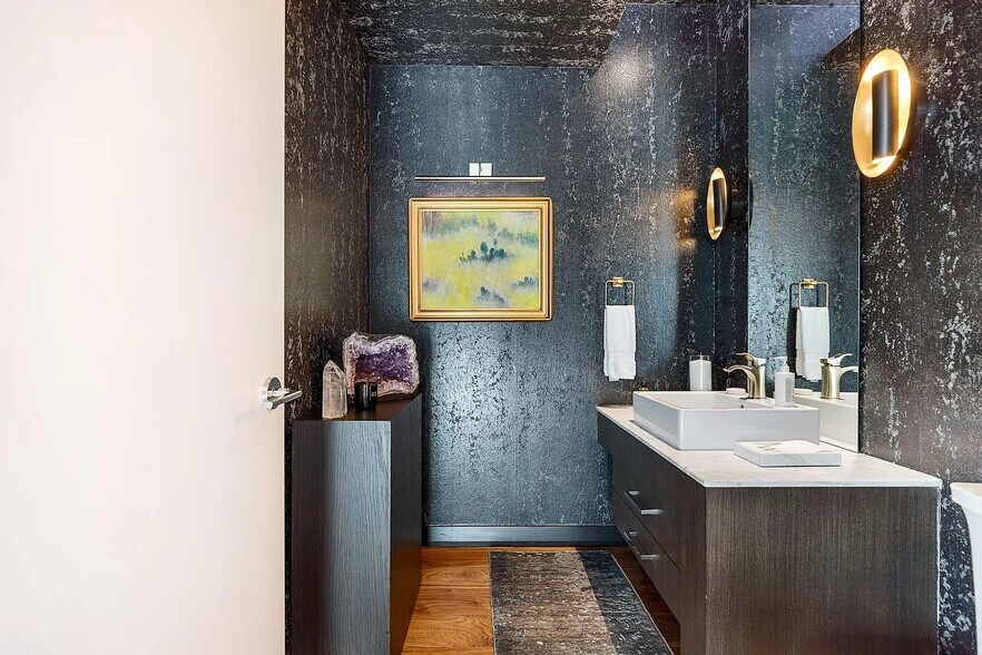 Building Photo - 210 Lavaca St