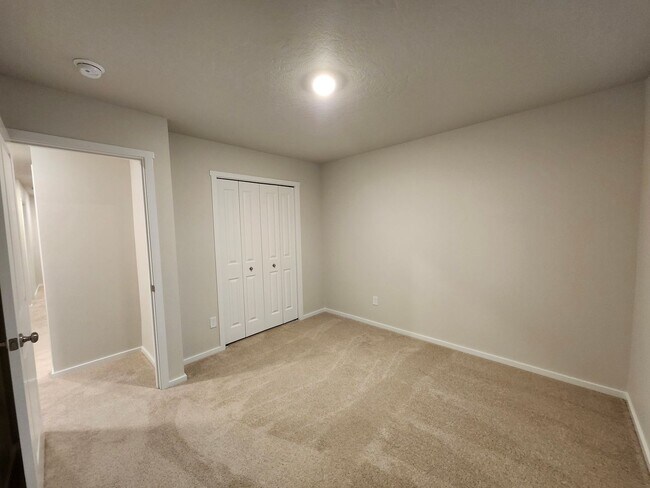 Building Photo - Brand New Construction and Smart Home Comp...