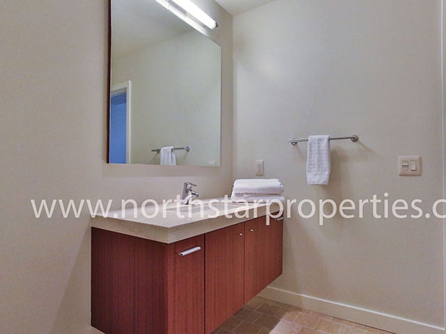 Building Photo - South Waterfront Atwater Perfection