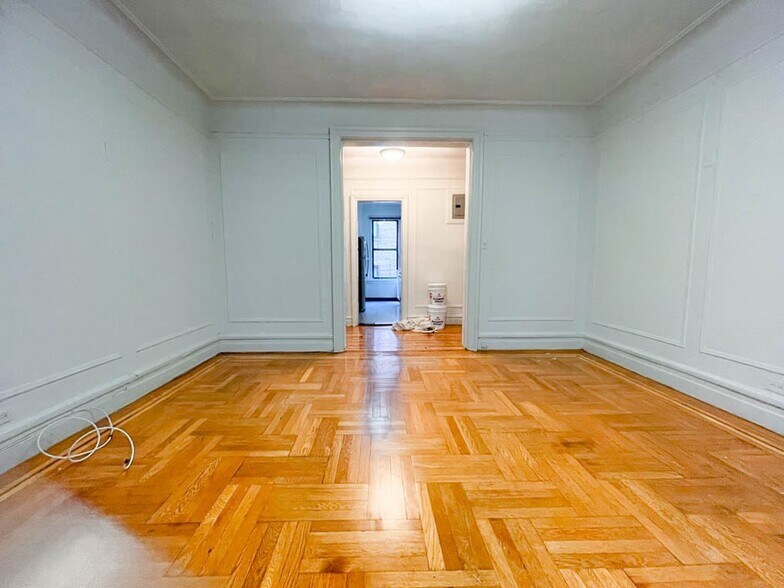 Building Photo - 664 W 163rd St