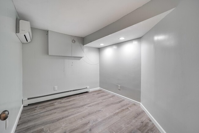 Building Photo - 214 Olean Ave