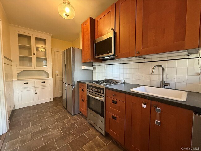 Building Photo - 48 Gordon Ave