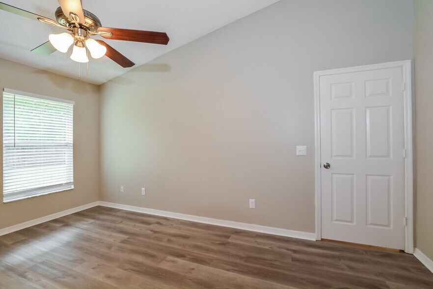 Building Photo - 4015 Eagle Feather Dr